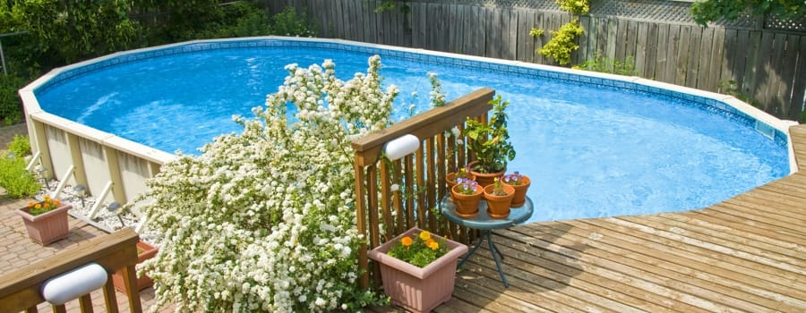 Piscine semi-enterrée : terrain en pente en Haute-Corse